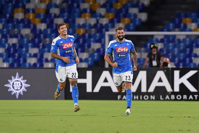 阿斯：莱万在巴萨陷入困境